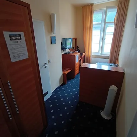 Отель Die Villa Hotel Леверкузен