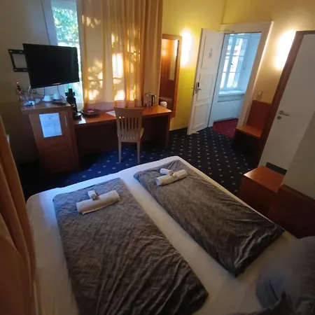 Die Villa Hotel *