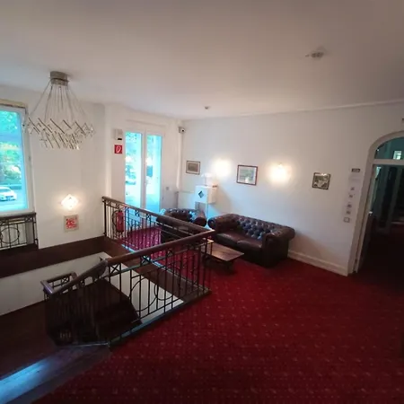 Отель Die Villa Hotel Леверкузен