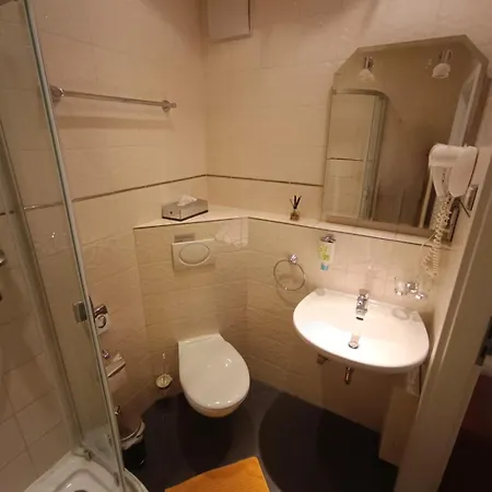 Die Villa Hotel Отель Леверкузен