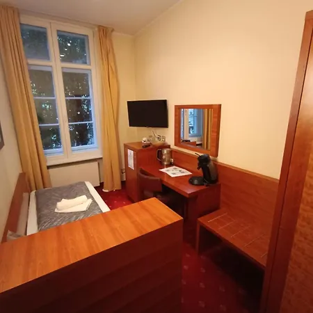 Die Villa Hotel 酒店 勒沃库森