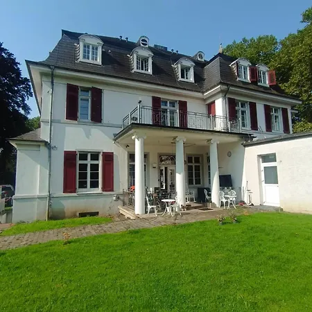 Die Villa Hotel *